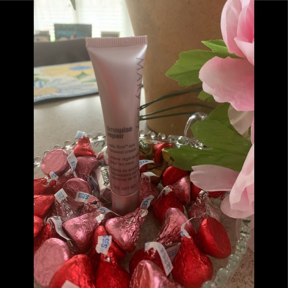 🌸🌸 BEAUTY BUNDLE 4 MARY KAY VOLU FIRM EYE RENEWAL CREAM ♥️♥️ - Picture 3 of 5